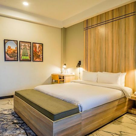 Roomy Crossroads Hotel, Peschawar Exterior foto