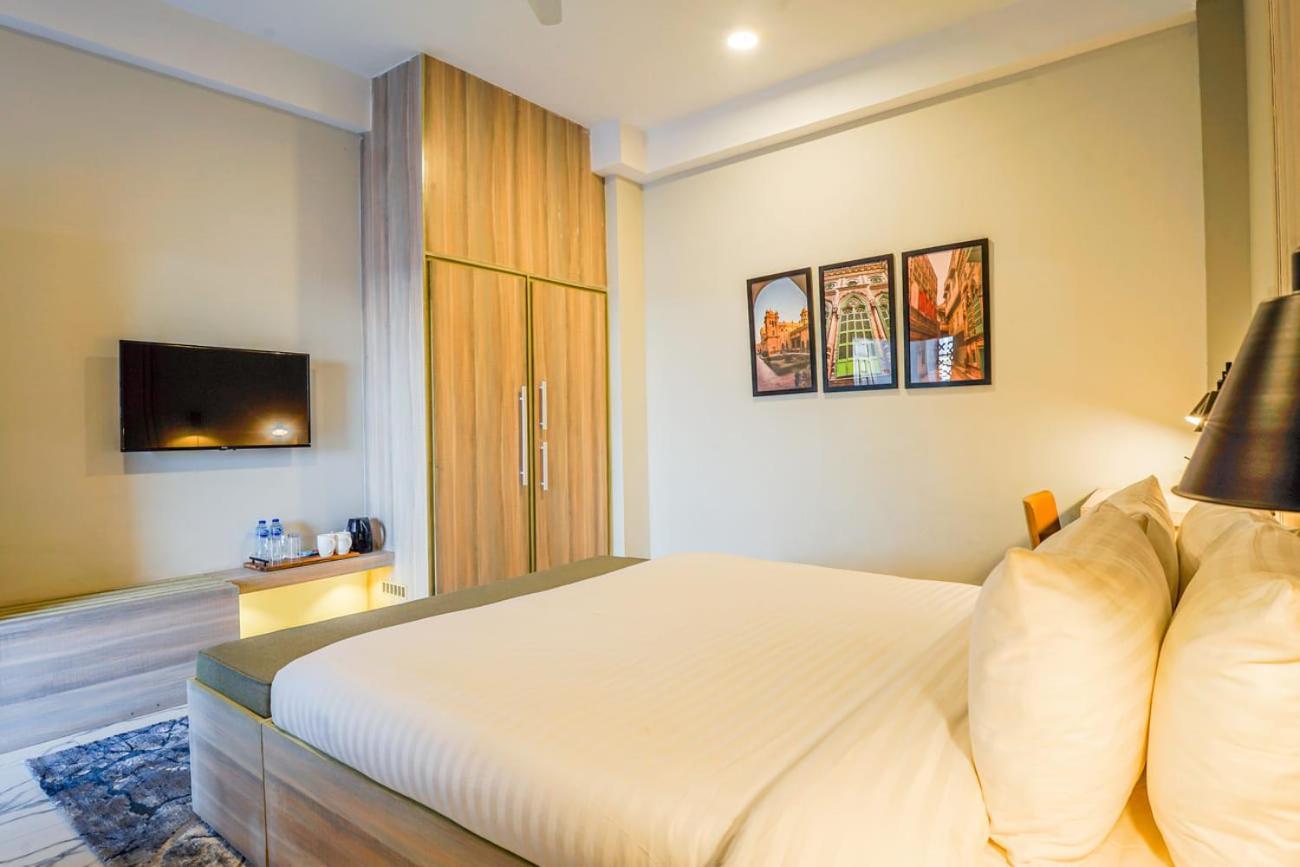 Roomy Crossroads Hotel, Peschawar Exterior foto